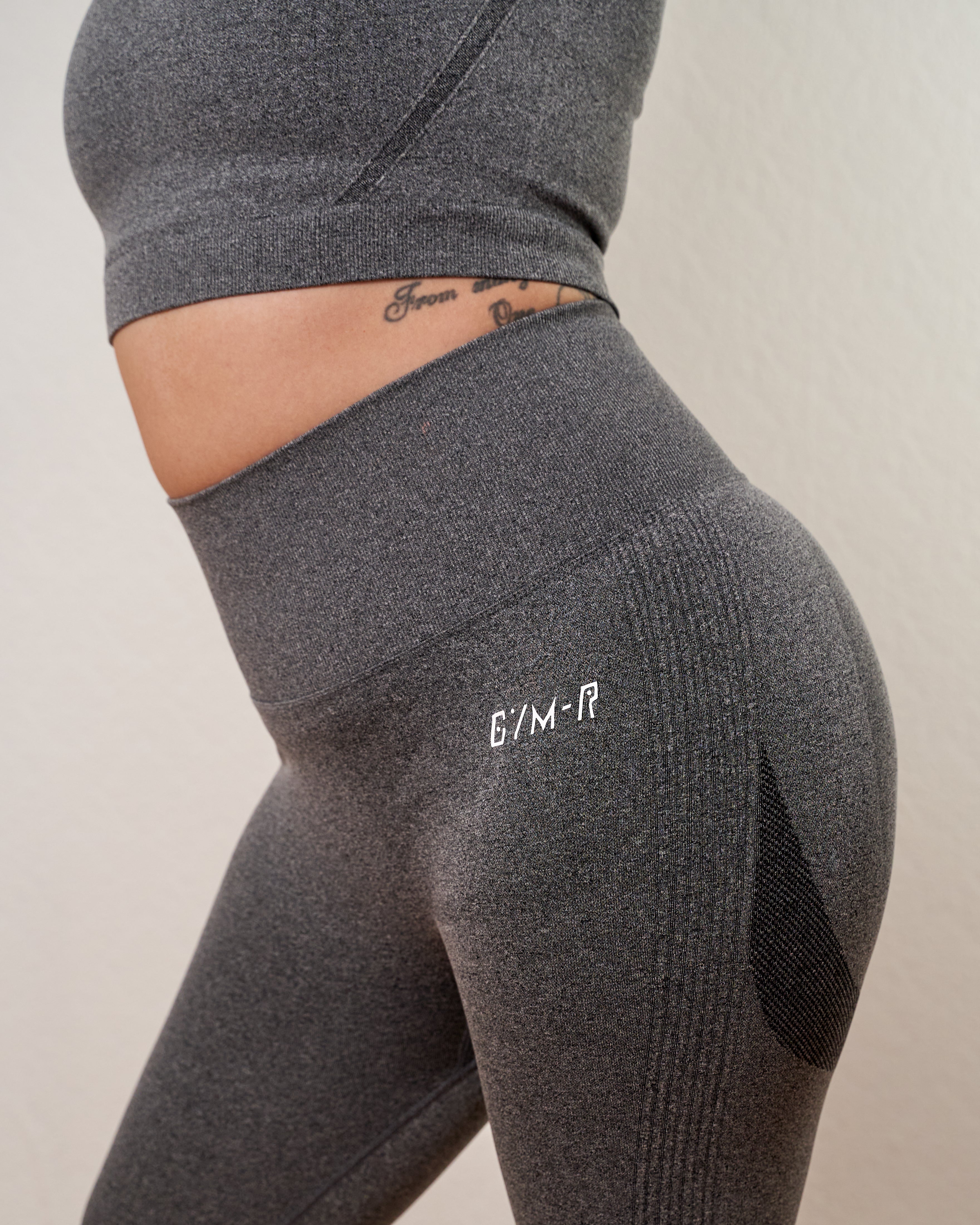 WOMEN'S SEAMLESS LEGGINGS